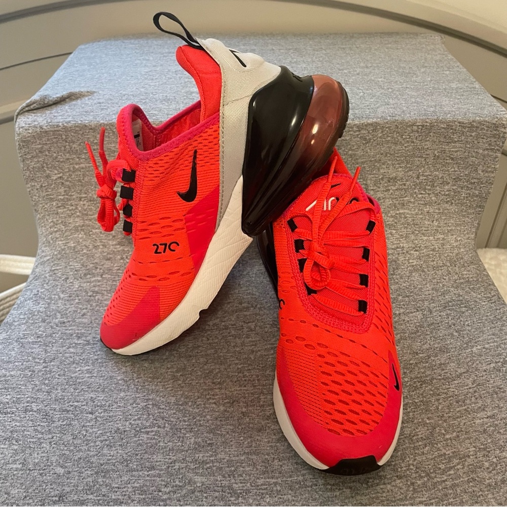 Nike Air Max 270 Red C15634-600 Women’s Size 8 Youth size 6